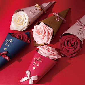 ของขวัญแต่งงานสุดสร้างสรรค์ ดอกไม้<span class=keywords><strong>ประดิษฐ์</strong></span> กุหลาบสีชมพู บรรจุภัณฑ์รูปกรวยขนม กล่องขนม บรรจุภัณฑ์<span class=keywords><strong>ไอศกรีม</strong></span> พร้อมโบว์ - Product Image 1