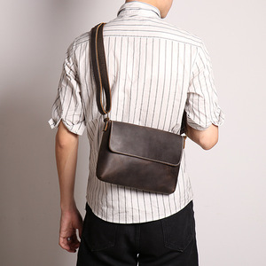 กระเป๋าผู้ชายมินิมอลสำหรับใส่ iPad หนังแท้ลาย Crazy Horse สไตล์เรโทร สะพายไหล่/สะพายข้าง ขายส่งจากโรงงาน - Product Image 4