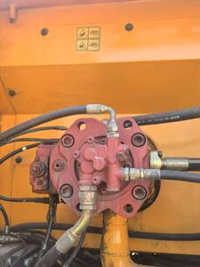 Excavatrice sur chenilles Hyundai 305LC-7 d'occasion de fabrication coréenne pour travaux de terrassement à vendre à bas prix - Product Image 6