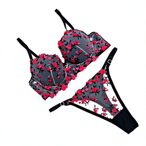 Ensemble soutien-gorge à armatures brodé floral romantique avec culotte string push-up à bonnets couvrants pour femme, couleur gris, fabriqué en Turquie, personnalisé - Product Image 1