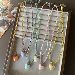 Collar de Cuentas Coloridas para Mujer, Joyería de Verano, Gargantilla con Colgante de Corazón Facetado en Color Caramelo, Regalo de Cumpleaños para Chicas - Product Image 1