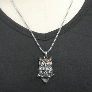 Collar de acero inoxidable con colgante de calavera de búho con ojos amarillos para hombres y mujeres, joyería de moda estilo punk 280750 - Product Image 3