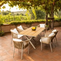 Ensemble de table à manger en aluminium pour l'extérieur, idéal pour les services de terrasse de restaurant et les repas en cour