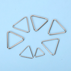 Hebillas Triangulares Metálicas de 2.5x20mm, 3x25mm, 3x38mm, 4x50mm, Duraderas para Bolsos, Ropa y Accesorios de Bricolaje - Product Image 1