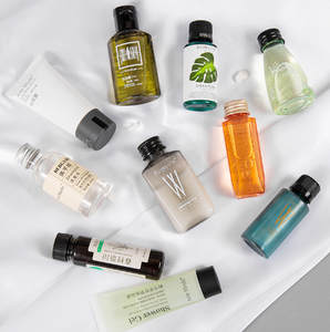 Lot de 4 mini-flacons de shampoing, après-shampoing, lait corporel et gel douche pour hôtels, boutiques, complexes hôteliers, locations de <span class=keywords><strong>vacances</strong></span> et voyages – Articles de toilette format voyage - Product Image 2