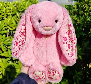 Peluche Jellcatt UK Coniglio Rosa Timido con Orecchie e Zampe Interne a Stampa Floreale, Morbido Coniglio di Peluche con Orecchie Flessibili - Product Image 6