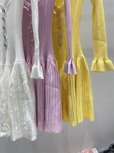 Nuovo Arrivo 2026: <span class=keywords><strong>Abito</strong></span> Autunnale con Spalle Scoperte, Bottoni in Strass, Volant, <span class=keywords><strong>Maniche</strong></span> <span class=keywords><strong>Lunghe</strong></span>, Vestito Mini Aderente e <span class=keywords><strong>Svasato</strong></span> in Maglia per Donna - Product Image 4