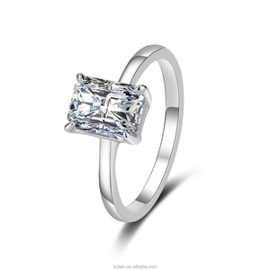 经典925银硅石戒指珠宝3Ct VVS硅石戒指辐射切割珠宝硅石戒指 - Product Image 2