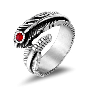 Anillo de Plumas Gótico Retro para Hombre, Acero de Titanio con Incrustaciones de Piedra Roja SA416, Joyería de Regalo - Product Image 5