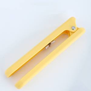 Casse-Noisette en plastique en acier inoxydable Ouvre-châtaigne et coupeur Mode manuel Outils de cuisine manuels pour la coupe de fruits et légumes - Product Image 3