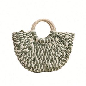 Panier de plage demi-rond en paille pour femme 2024, nouveau modèle en rotin tressé avec pompons, idéal pour les vacances à la plage - Product Image 3