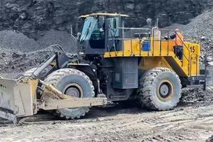 Top Brand - Bulldozer de Ruedas Pesadas DL560 de 560HP con Transmisión Power Shift para Minería - Product Image 5