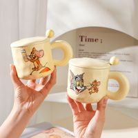 Vente flash - Tasse en céramique de style vintage avec design de dessin animé Tom et Jerry, résistante aux hautes températures, en porcelaine jaune, avec couvercle et cuillère