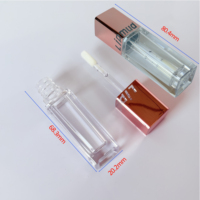 Contenants de luxe carrés en plastique doré pour gloss et rouge à lèvres avec bouchon à vis et emballage personnalisé pour gloss