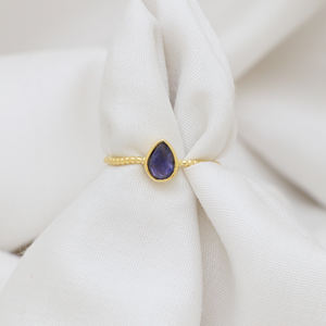 Anillo de piedras preciosas de iolita de plata esterlina chapado en oro de 18 quilates con ajuste de punta para ocasiones de boda y fiesta - Product Image 2