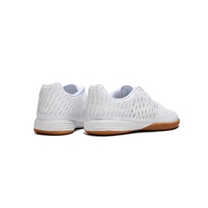 Chaussures <span class=keywords><strong>de</strong></span> football décontractées à semelle plate <span class=keywords><strong>de</strong></span> marque en gros, chaussures <span class=keywords><strong>de</strong></span> football d'entraînement pour hommes <span class=keywords><strong>de</strong></span> haute qualité - Product Image 3