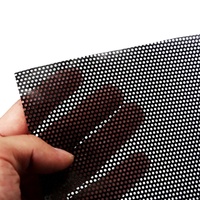 Fabrication de maille d'écran de fenêtre de vision à sens unique 140g rouleaux d'autocollants en PVC imprimables Film vinyle maille vinyle perforé