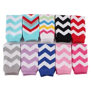 2024 bán buôn bé giữ ấm chân mùa đông ấm áp bé gái legwarmer Chevron in giữ ấm chân cho trẻ mới biết đi