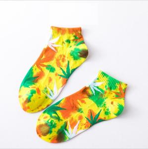 Calzini alla Caviglia in Cotone Tie-Dye con Grafica Logo 2026, Fantasia Foglia di Cannabis, alla Moda, per Uomo e Donna - Product Image 4