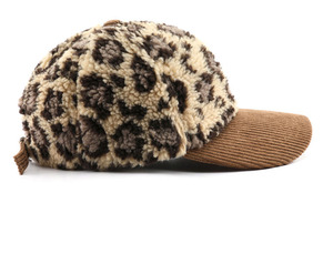 Casquette tendance avec fourrure d'agneau rétro personnalisée, broderie personnalisée d'hiver, casquette de baseball en laine d'agneau chaude d'hiver - Product Image 2