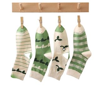 Chaussettes tubulaires en coton pour femmes, chaussettes à carreaux, Design de feuilles vertes, mode japonaise, pour adolescentes et filles, nouvelle collection automne - Product Image 1