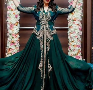 ชุดเลเฮนกาโชลีปักลายหนักสไตล์โมร็อกโกสุดหรูสำหรับผู้หญิง  แบบยาวลากพื้น  ชุดแต่งงาน  สีตามสั่ง - Product Image 6