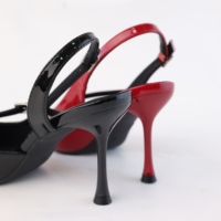 Sandales d'été 2025 en PU verni rouge à talon fin et pointu, chaussures de créateur à talons hauts pour femmes
