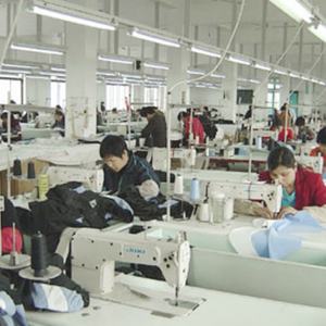 Veste de travail en daim Cleanfit personnalisée, col bicolore, style barn, silhouette courte tendance, fabricant de vestes - Product Image 5