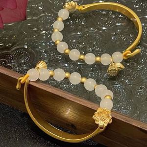 Bracelet jonc imitation jade perlé pour femme, bijou chinois, demi-bracelet jonc doré avec breloque lotus - Product Image 3