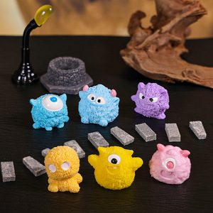 Venta al por mayor Halloween Little Hair Monster casa de muñecas hogar miniatura ornamento personalizado resina artesanía decorativa pequeño ornamento - Product Image 3