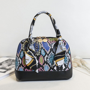 Borsa a Tracolla Piccola da Donna con Catena, Borse a Mano da Donna di <span class=keywords><strong>Design</strong></span>, Vendita Diretta dalla Fabbrica - Product Image 5
