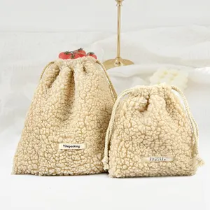 Sa8000 Shunfa Custom Logo Fleece Sherpa Drawstring Tas Voor Vrouwen Cosmetische Cadeau Kousen Tas Met Katoenen Voering