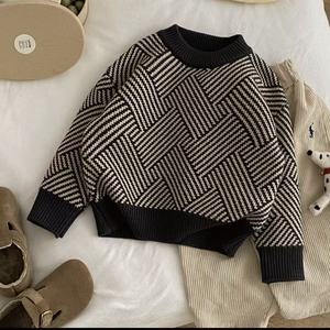 Maglione in maglia pullover caldo ed elegante per bambini e ragazzi, nuovo stile, a maniche lunghe, con strisce sottili a cartoni animati, autunno inverno 2026 - Product Image 4