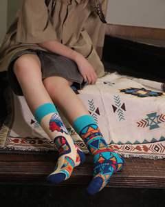 Calcetines maduros de alta calidad Calcetines con estampado africano personalizado AB Calcetines no coincidentes - Product Image 4