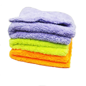 Super peluche 550 GSM 500GSM chiffon de nettoyage de voiture en microfibre Serviette design sans bord pour le lavage, le séchage et le polissage. - Product Image 2