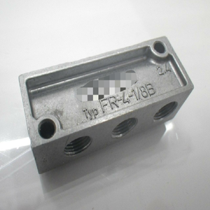 Blocco Distributore Pneumatico Fr-4-1/8b a 4 Fori 5.6 X 2.16cm (Usato e Testato) - Product Image 1