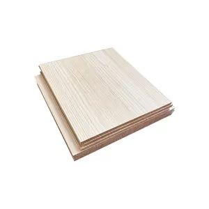 Panneau de bois massif de haute qualité, la texture est claire et belle, bois de bois de pin
