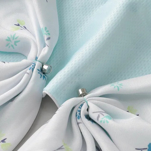 Bufanda estampada moderna para mujer, ligera, de fibra de poliéster y nailon. - Product Image 5