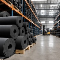 Feuille de PVC autocollante moderne, imperméable, résistante à l'humidité, isolante thermiquement, ignifuge, écologique, R4.0, application pour toiture