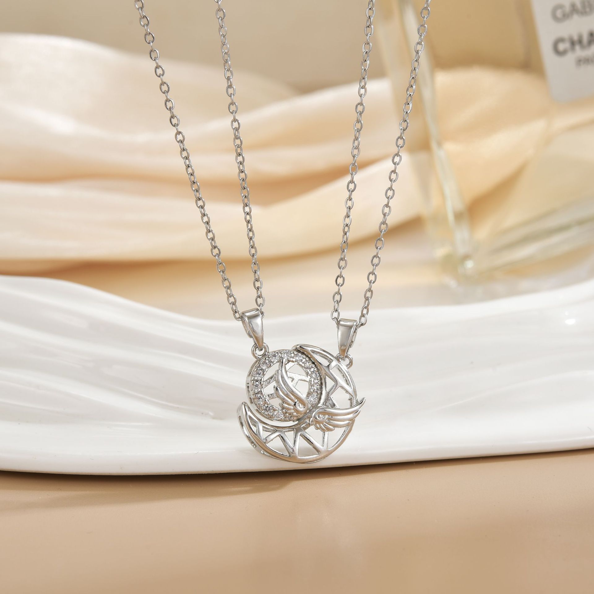 Magnetic couple necklace xl0480g