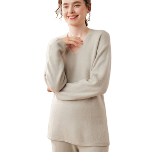 Ensemble pull et pantalon pour femme en 35% cachemire et 65% laine, coupe ample, deux pièces, uni, tricoté, décontracté - Product Image 2