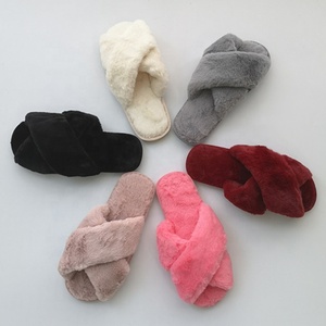 Pantofole da Donna con Suola in Pelliccia Morbida e Fondo Piatto per Autunno, Inverno ed Estate - Product Image 6