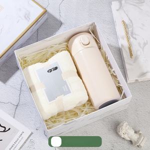 Set Regalo Aziendale Personalizzato per la <span class=keywords><strong>Festa</strong></span> <span class=keywords><strong>della</strong></span> <span class=keywords><strong>Mamma</strong></span> 2025, Set Regalo Creativo per Donne, Set Regalo per Ospiti di Matrimonio con Ventagli, Asciugamano e Ombrello - Product Image 3