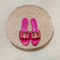 YESTEEM Nouvelles sandales plates élégantes et polyvalentes à boucle en D pour femmes, sandales à boucle métallique de haute qualité, sandales de plage