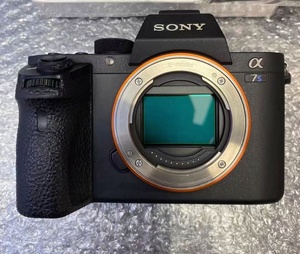 กล้องดิจิตอลยอดนิยม Sony A7S <span class=keywords><strong>II</strong></span> กล้องฟูลเฟรมระดับมืออาชีพ พร้อมระบบกันสั่น เหมาะสำหรับการถ่ายภาพท้องฟ้ายามค่ำคืน - Product Image 3