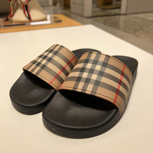 Pantuflas Planas de Diseño Original de Lujo y Alta Calidad, Pantuflas de Moda para Mujer para Exteriores, Calzado y Sandalias Casuales de Playa de Marca - Product Image 1