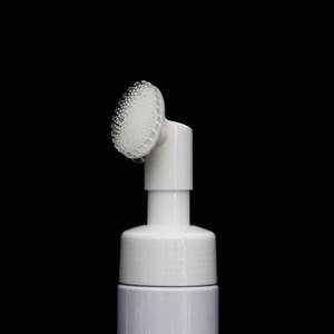 Fabricación de Botellas Dispensadoras de <span class=keywords><strong>Jabón</strong></span> Facial Redondas de Plástico Blanco de Alta Gama de 100 ml, 5 oz, 200 ml y 250 ml con Cepillo de Silicona - Product Image 4