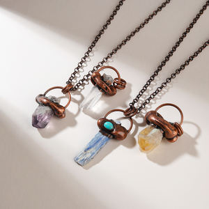 สร้อยคอจี้คริสตัลควอตซ์ไคยาไนท์สีธรรมชาติแนววินเทจสำหรับงานเลี้ยงทุกเพศ - Product Image 1