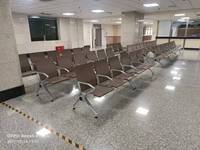 Banc d'attente 3 places FLYA avec coussin en PU, chaise d'attente pour aéroport, chaise d'attente pour hôpital, chaise d'attente en aluminium avec table basse