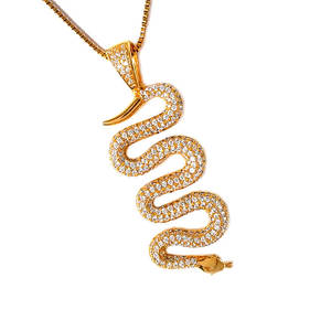 Liontin karakteristik seksi elegan dan lembut berbentuk ular cocok untuk pria dan wanita - Product Image 1